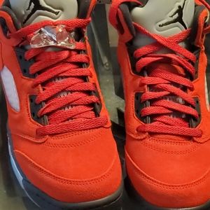 Size 7 - Jordan 5 Retro Raging Bulls 2021